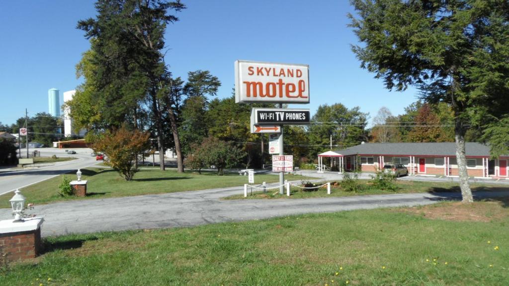 Skyland Motel Cornelia Exterior photo