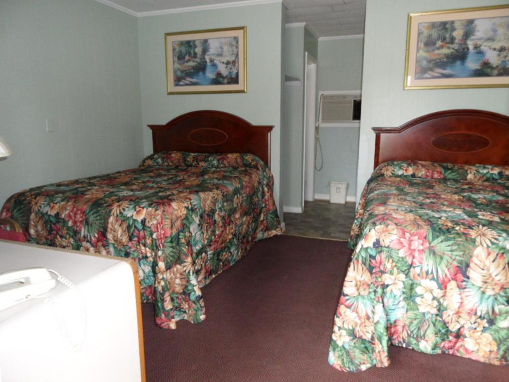 Skyland Motel Cornelia Room photo