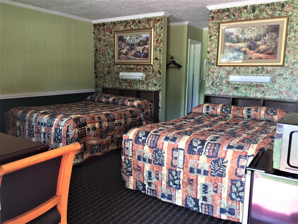 Skyland Motel Cornelia Exterior photo